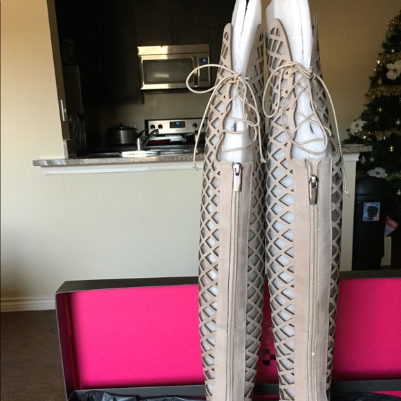 Vince Camuto Gladiator heels - Picture 4 of 4